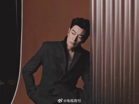 真心的夸奖最打动人,刘昊然这一嗓子,既是玩梗,也是对同乡前辈的认可
