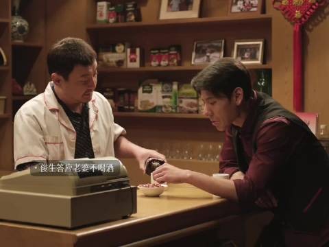 沈腾用龙餐馆填补战争片空白,评分票房双高逆跌