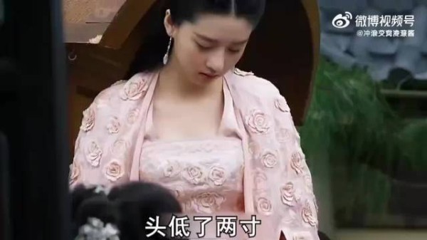 女孩入宫被别人瞧不起,没想到真实身份震惊所有人