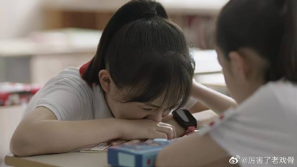欢欢竞选只得两票 被同学戏称二班长,急哭了