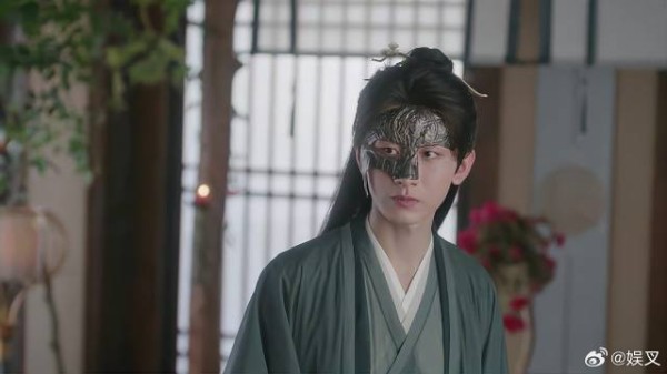 为不暴露身份 李莲花引开众人,自己留下用内力救心上人