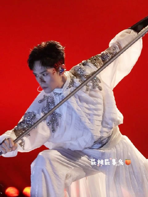 哥你真的还是太牛了!全开麦!还加舞枪!所有人感受!