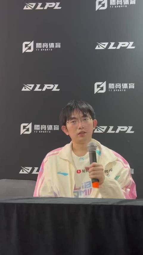 Q:是什么原因让你选择在第三赛段加入BLG?