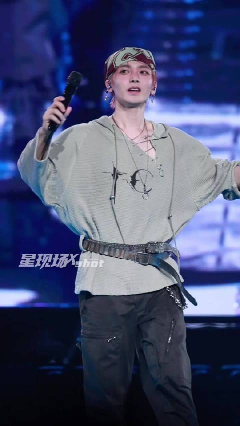 谁能受得了侯明昊这一连串的宝贝， 好想急头白脸大声跟着喊