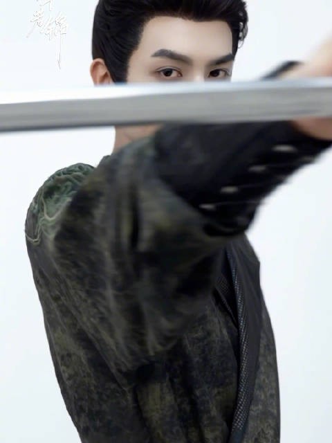 宋威龙粉丝发文：散成点点星光照亮你