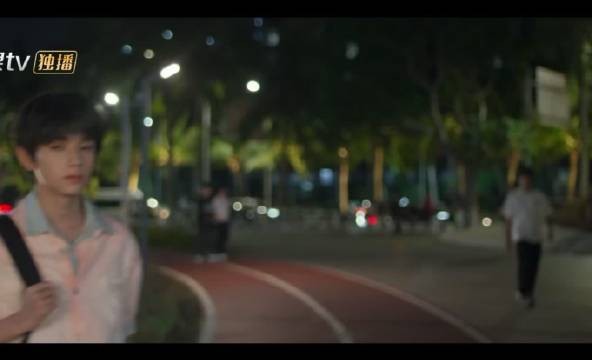 付彬言开大头特效了?不说学生我以为哪个民工