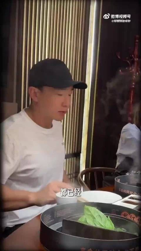刘畊宏上披哥前向唐艺昕讨教经验
