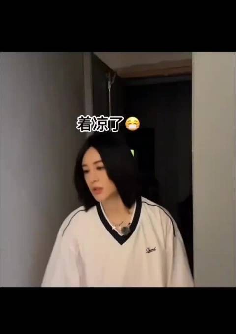 尚雯婕喉咙化脓仍坚持工作，自己找药调理