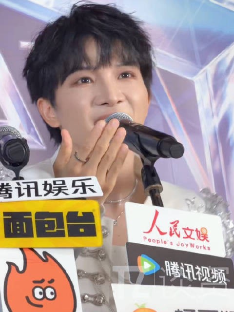 周深@卡布叻_周深 一开口仿佛这里不是采访间是<a target=