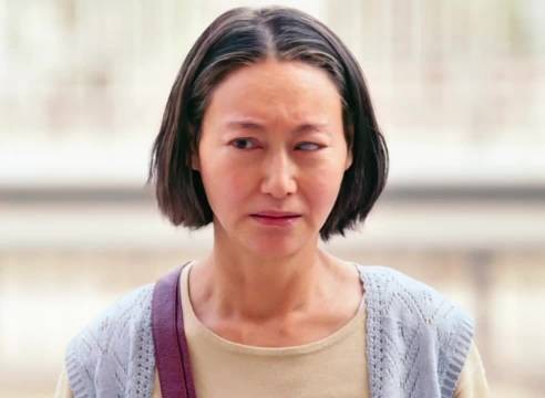 女儿被盲人母亲依赖的喘不过气,最终选择了离家出走