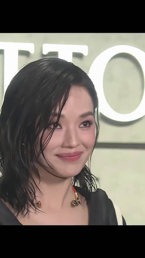 50岁舒淇凭性感嘴唇依然获喜爱，岁月不败女神气质高雅