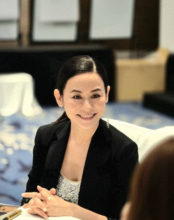 宣萱提前庆56岁生日，做古天乐演唱会嘉宾压力大：他应该救不了我