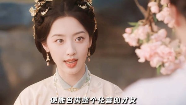 女主被绿茶闺蜜阴阳，不卑不亢回怼，男主随后来接女主，排面十足
