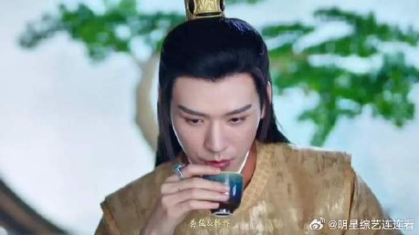 太子韩烨,荣冠中原,心怀苍生,谪仙一般的人,已是下凡三周年了