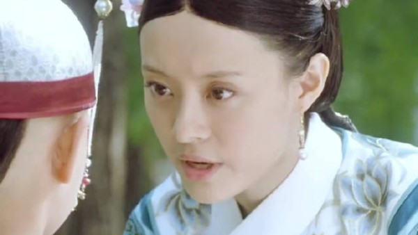 任何时候都不要为不值得的人 和事费心神 来听大女主甄嬛的清醒发言