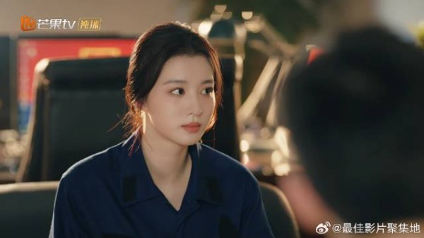 许沁误喝宋焰的水杯,两人共用一个杯子太暧昧,蒋峪吃瓜围观