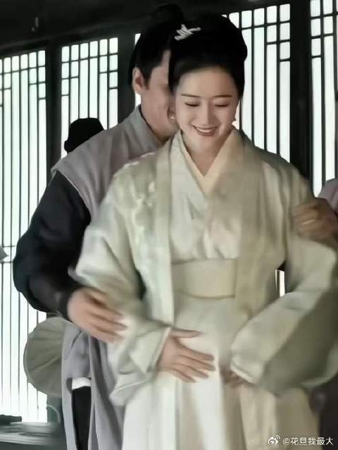 石头把小桃养如贵妇，小桃成全剧最幸福人之一