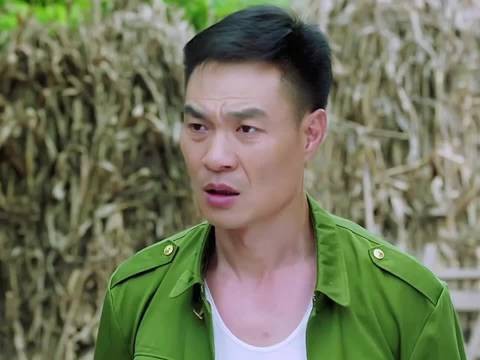 黑心老板知道挖沙毁大坝，还要继续挖，村支书直接怒怼！