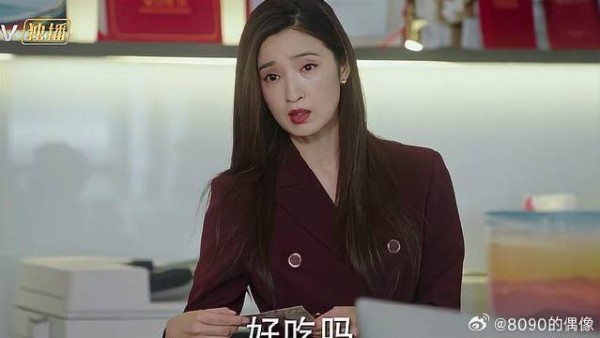 刘亦菲 | 李现 亲姐刚把鲜花饼分了，谁料竟是红豆做的，立马抢回