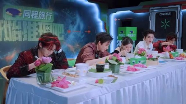 丁程鑫吃饭顺序先吃虾仁再吃面