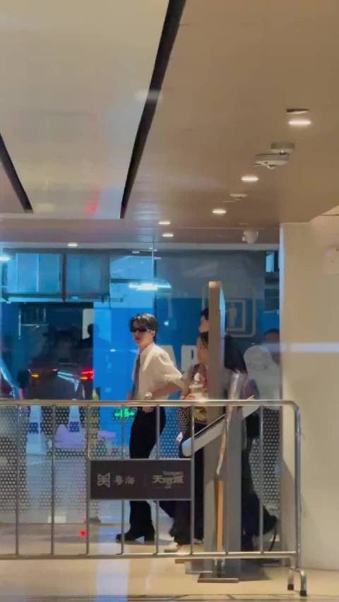 啊啊啊啊这个路演好帅啊，完全get到檀健次的颜值了！亓宏刚已上线