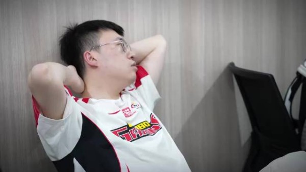 WBG的剪辑还在C:挣扎与坚持,从未消散