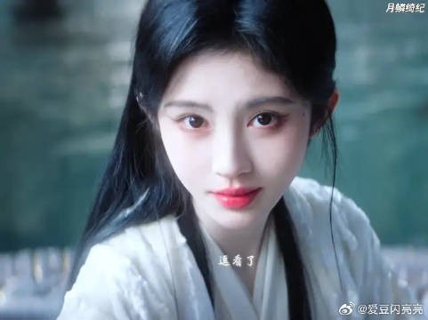 龙神大人喜欢露芜衣太明显了，每天都是情侣装