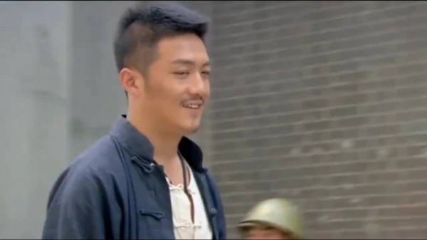 鬼子军官贪财,妄想夺取小子传家宝,结果肠子都悔青了