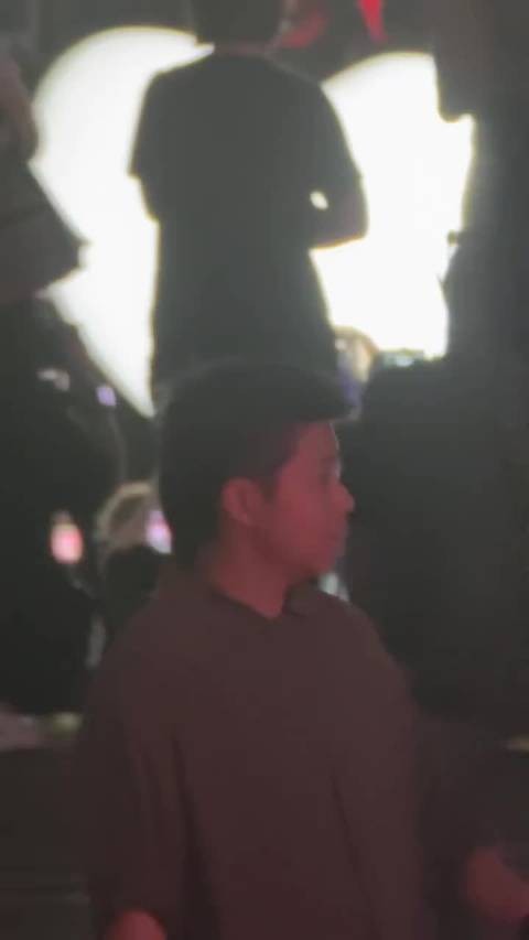 夹缝中的美貌！