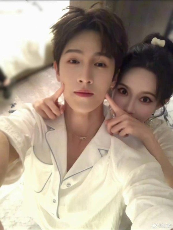 孟子义李昀锐七夕睡衣照曝光,预约破350万打了谁的脸