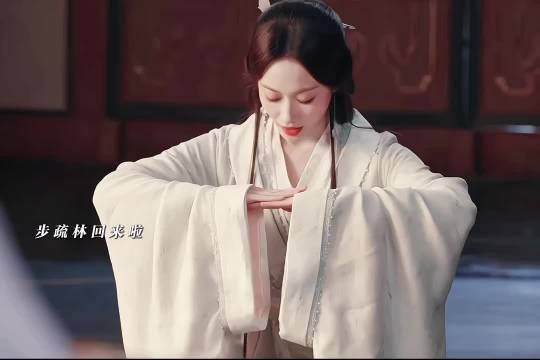 世子与世子妃回京，均有编制