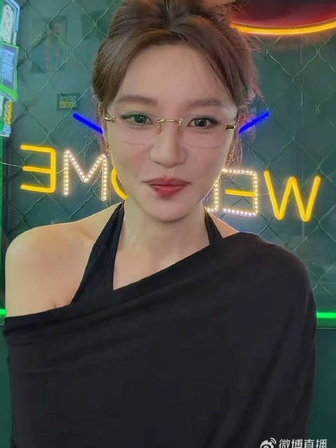 撕破嘴皮咋了 怎么这么害羞啊 是我的错觉吗?