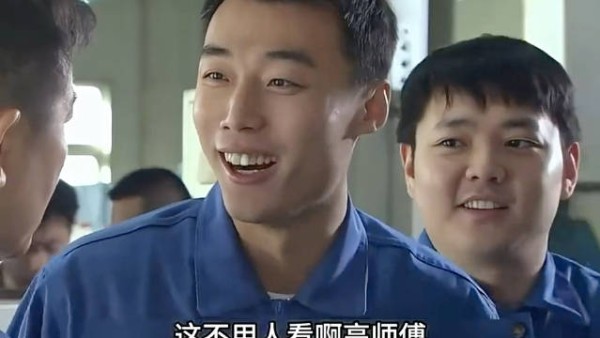 男人卧薪尝胆几十年,终于当上老师傅,没想到技术淘汰的这么快!