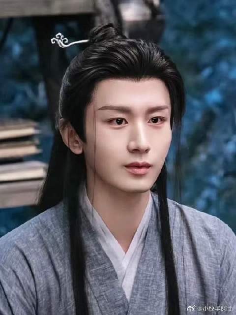 应渊将近九百年后再见颜淡，却看到她白发苍苍被折磨得不成样子