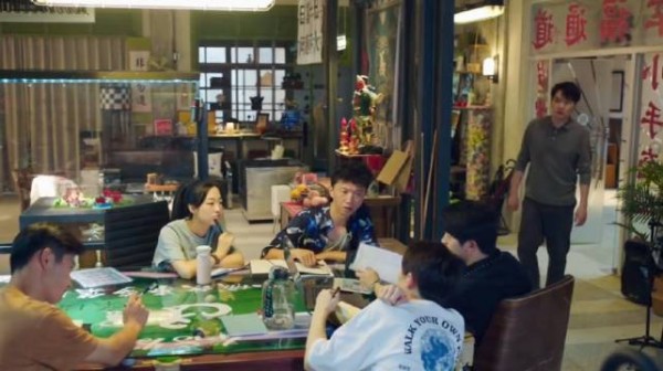小城故事多：麻烦事是一个接一个的来！