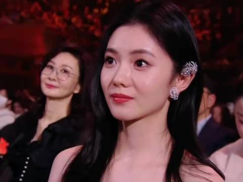 微微一笑很倾城，笑容真的好甜… 禧客有嘻哈娱乐刘浩存笑起来好甜