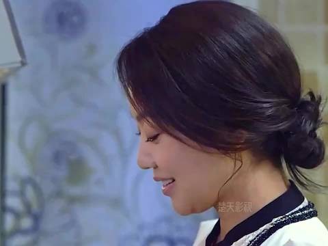 学生当红娘撮合单亲妈妈与老师，家长会变尴尬相亲