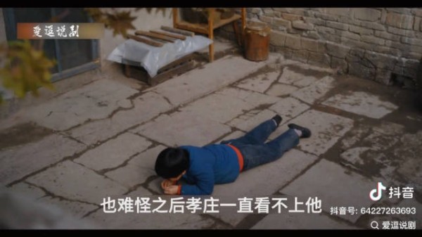 最喜欢这个小栋哲了,奶萌奶萌的,还有眼力见