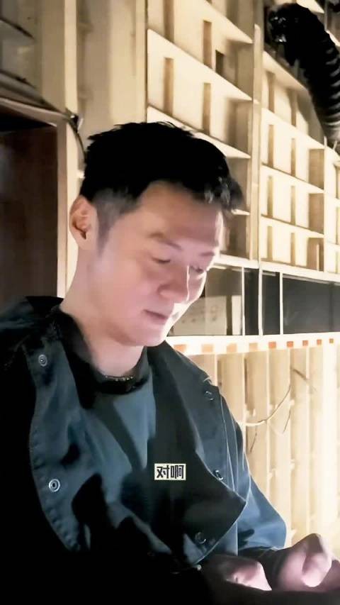余文乐披荆斩棘向娃证工作，自嘲肤色最黑