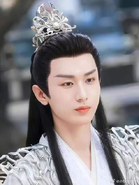 成毅在沉香如屑一人分饰三角，角色泾渭分明各具魅力