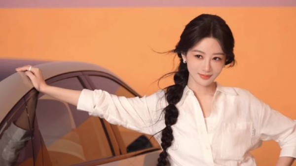 好美丽的代言人杨紫，温柔优雅与大气干练随意转换！