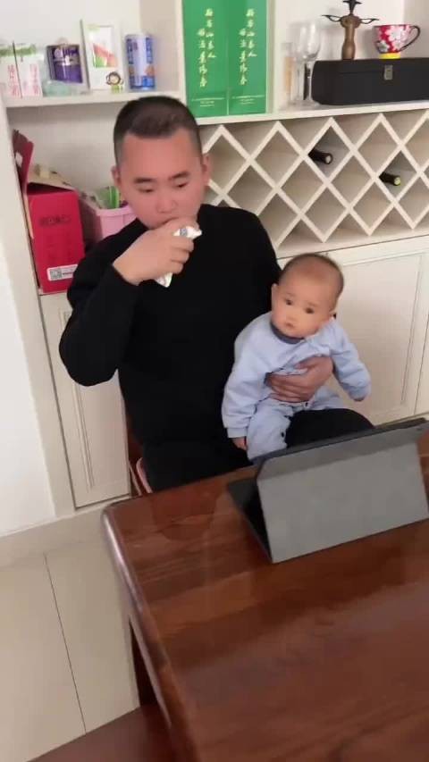 00后当爸名场面