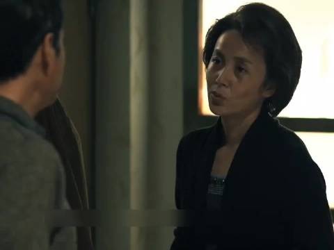 女人含辛茹苦养了三个白眼狼到老了三个孩子全都嫌弃她 着急给她找对象