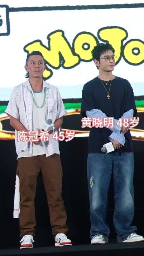 一个真发一个假发 一个自然状态一个医美状态