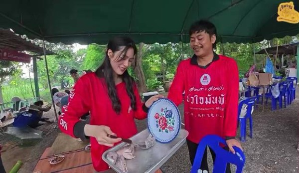 Ling与粉丝聊罗非鱼做法,泰语双关语引笑场