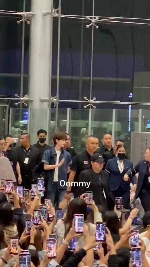 周翊然泰国声量，确实是蛮大的，而且这个号召力也是远超他在国内哈哈哈…