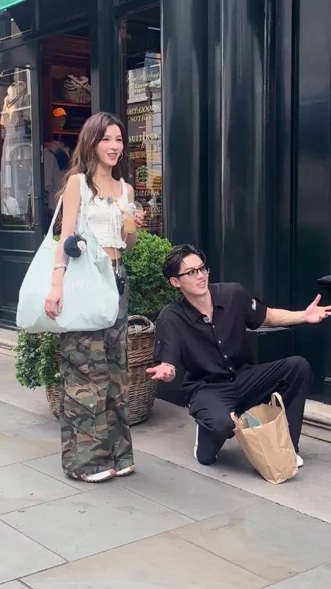 不是剧本演绎，是i人面对街头社交最真实的精神内耗，看得太有共鸣