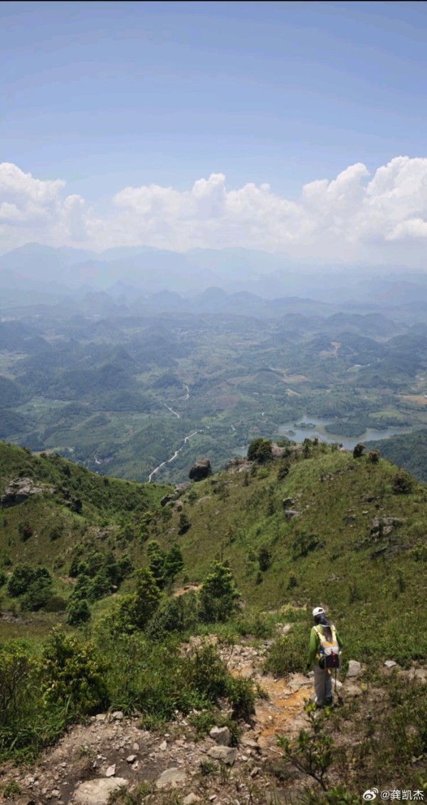 旅行拍照技巧分享，大风景小人物照有意义
