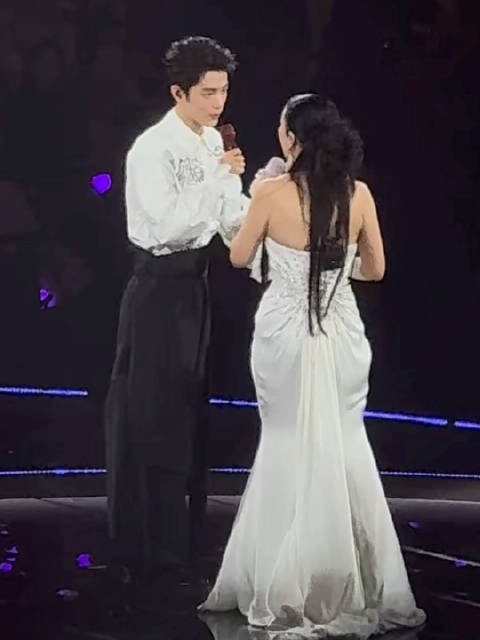 肖战那英talk环节直拍，肖战说“你在，我就来！”好会撩好苏，竟然很有cp感！