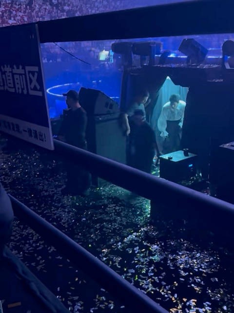 还有个巨兔退场视频